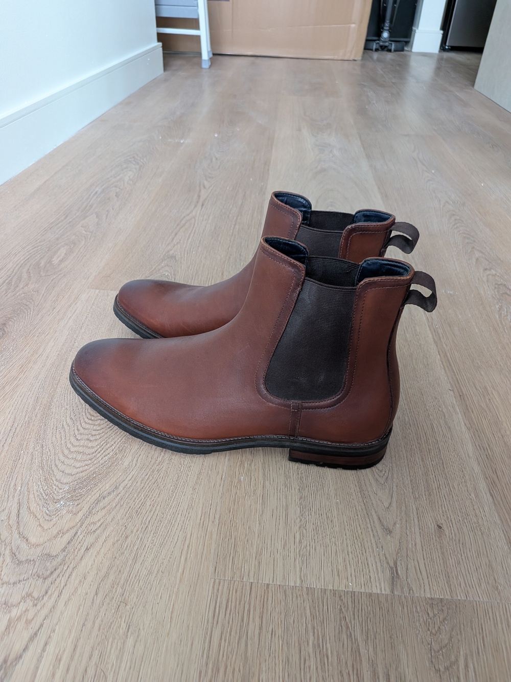 Steve Madden Brown Leather Chukka Chelsea Boots - Never Wore Outside